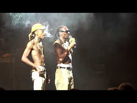 Snoop Dogg & Wiz Khalifa - Young, Wild & free(LIVE) 8-14-2016 Cleveland, OH