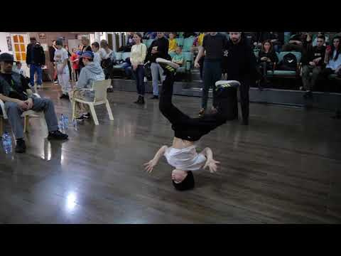 до 1,5 лет bboy Сева vs Добрыня - "ALL OPTION" break dance battle