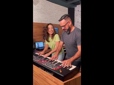 🎹 4 hands, 1 keyboard 📷 Mari Jacintho & Kleber Gaudencio