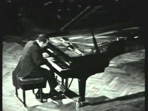 Claudio Arrau - Beethoven - Piano Sonata No 14 in C-sharp minor, Op 27, No 2
