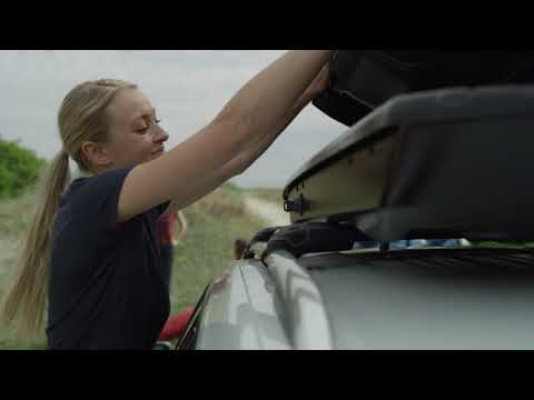 Rooftop cargo carriers - Thule Force XT - Lifestyle (45 sec)