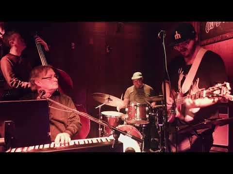 Chief Johnny Lonesome - Choo Choo Ch’Boogie (Live at Dick’s Den)