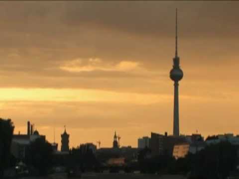 Dj Ghe - Summertime Grin ft. Capitol A