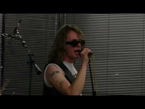 95bFM Friday Live: The Cavemen - I'm A Slave To You Now