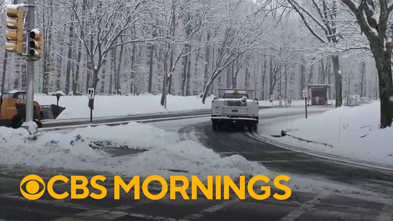 Heavy snow slams Northeast and Midwest