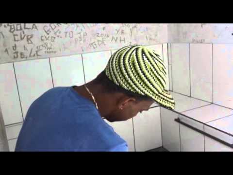 Patos Hoje - Jovem é preso ao ser flagrado carregando TV após furto