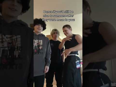 @dannyphantom.exe @wholewheatpeet 🧍🏻🧍🏻🕺🏻