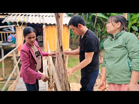 Thu's health is still unstable, so Hoi and his mother helped her renovate the bathroom.