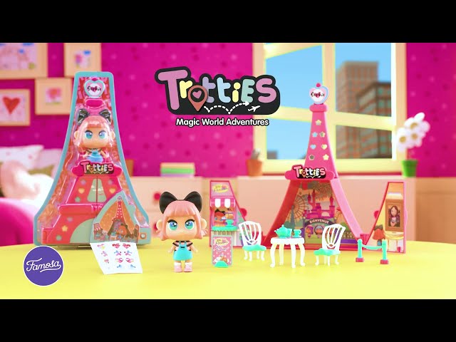 Vídeo relacionado con Trotties - Mini Sophie in Paris, Set de Juguete con Torre Eiffel Rosa, 1 Mini muñeca y Muchos Accesorios, con 3 escenarios y Pegatinas para Decorar, Regalo + 3 años, Famosa (TFT07000)