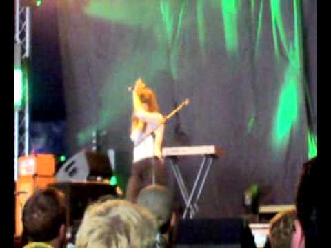 The Hundred In the Hands live at Green Man Festival on the Far Out Stage 20 Aug 2010