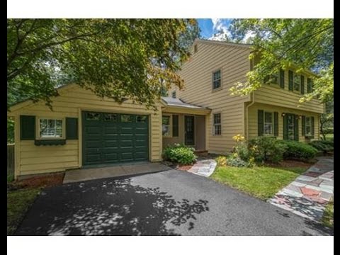 Homes for sale - 138 Cliff Dr, North Attleboro, MA 02760