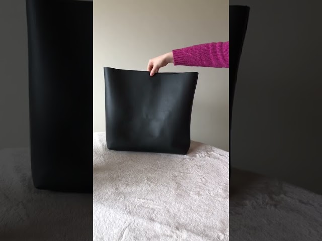 Vídeo relacionado con TAHAVICE Initial Canvas Tote Bag, Bolsas personalizadas para mujeres como regalo, Bolsa de playa para boda, cumpleaños, regalos personalizados para mujeres, mamá, profesoras, amigas, damas de honor, R