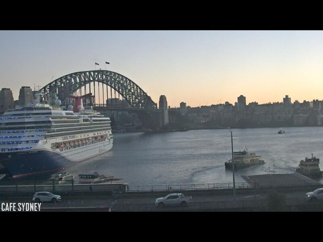 Live webcam view of Panorama del Puente y la Ciudad