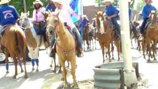 preview picture of video 'OKMULGEE RODEO PARADE LINE UP (7)'