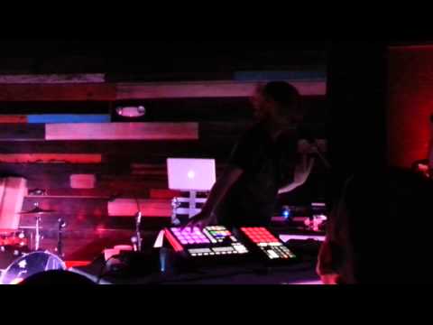 Jeremy Ellis Live on Maschine