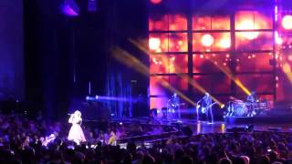 Let Your Tears Fall - Kelly Clarkson - Mansfield, MA 7/12/15