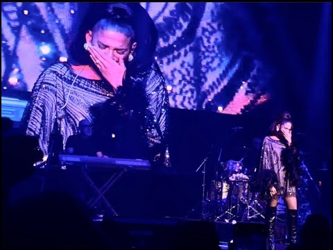 Natalia Jimenez llora cantando "Creo en Mi" | Antología 20 años USA Tour 2023