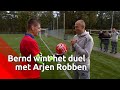 Gelukt! Keeper Bernd stopt vier penalty’s en is Arjen Robben de baas