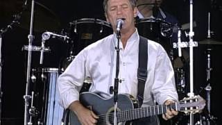 Larry Gatlin - Houston Means That I&#39;m One Day Closer To You (Live at Farm Aid 1999)