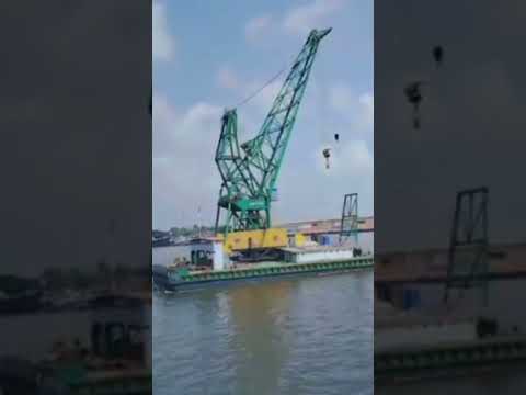 HS HATI KPT POWERFUL CRANE SHIP JO SAMANDAR MAN KAM KARTI HA #likeandsubscribe #karachiport #support