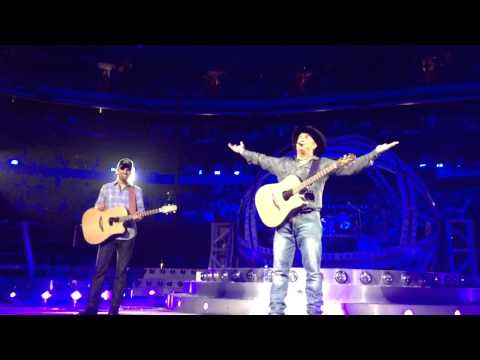 Garth Brooks Invites Up-And-Coming Artist Mitch Rossell Onstage in Dallas