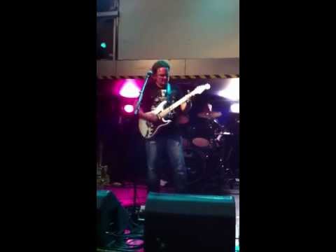 Iain James and the Sound play Jimi Hendrix cover 