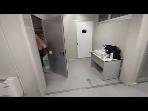 Manero e Corleone attaccano Lupo backstage!