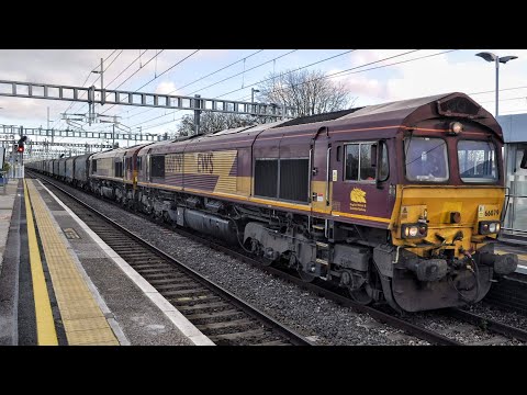 DB class 66 | 66079 and 66127 work an long steel train out of Didcot on departure 31/10/2020