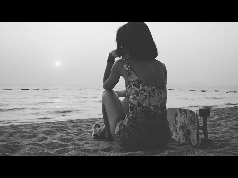 Kimberly August- Dear Summer, (Official Lyric Video)