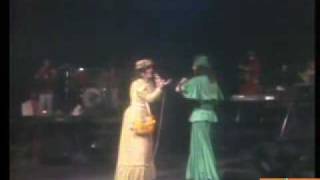 Profumi, Balocchi E Maritozzi Lyrics English Translation