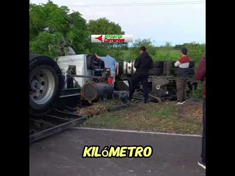 Hoy volcó un camión por ruta 12 en Esquina Corrientes