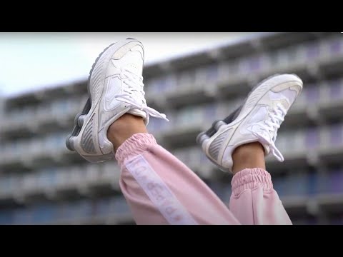 Out On The Streets With Nike Shox Enigma 9000 | Sneaker District