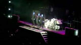blue man group&#39;s dance