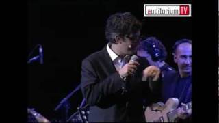 Fiorello spiega "Ho in mente te" (Equipe 84) e fa cantare il pubblico