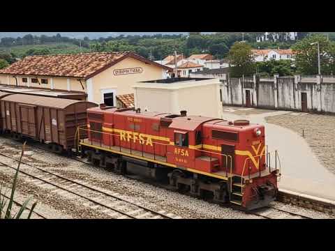 Trem da rffsa passando pela estação de Pirpirituba PB,reprodução por IA. 