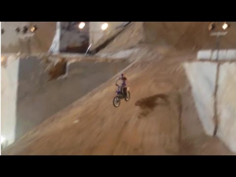 Thom Pagès - Crazy 7meter down jump in Athens Red Bull X Fighters