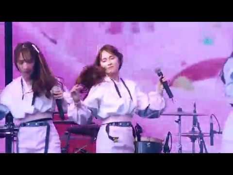 BNK48 - คุกกี้เสี่ยงทาย【Aom BNK48 Fancam】「Cancel Cancer 2019 Event」03.03.19