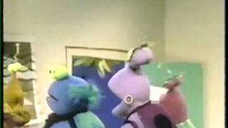 Sesame Street - The Twiddlebugs get cold