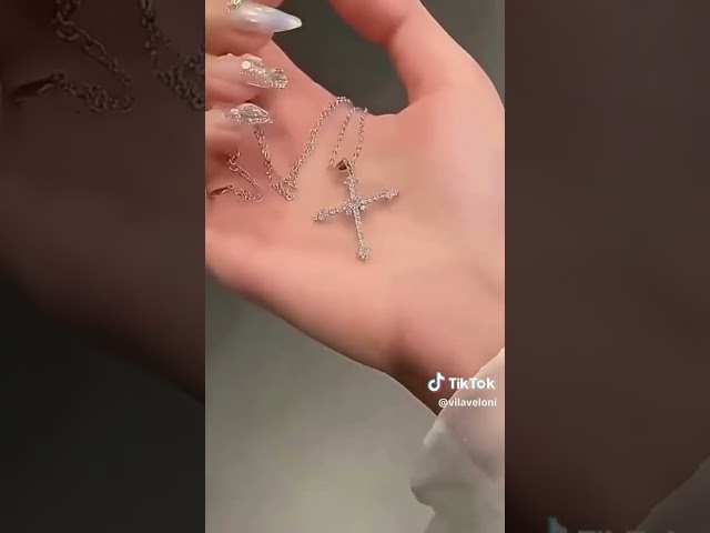 Vídeo relacionado con Kashasin Final Fantasy VIII - Collar de plata de ley 925 con colgante de corazón de león durmiente y cruz, accesorios de joyería para cosplay, Plata esterlina