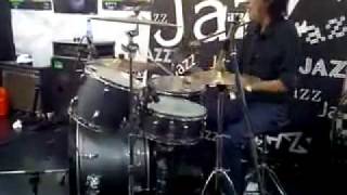 Download lagu Murry Bersama Bplus - Tiba Tiba Ku Menangis 2011 mp3