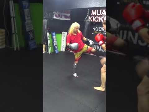 未経験者歓迎 スパーリング可能　東新宿2分 15時～25時 キックボクシング「新宿スポーツジム」