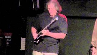 ''CHECKIN' ON MY BABY'' - WALTER TROUT BAND feat. RICK KNAPP on guitar