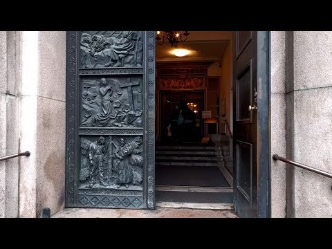 Visiting the Oslo Cathedral (Oslo Domkirke) in Oslo, Norway