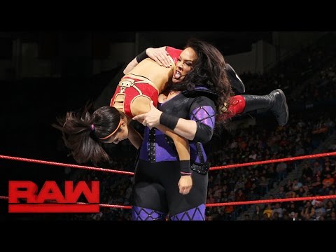 Bayley vs. Nia Jax: Raw, Oct. 31, 2016