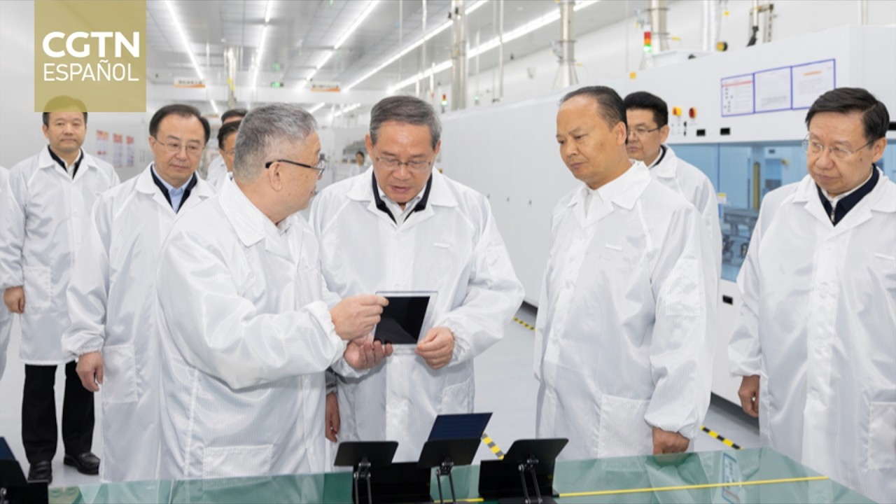 Premier chino destaca importancia de construir una red eléctrica de nueva generación