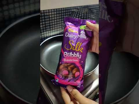 aj #dairymilk silk bubbly 🙄💕se banaya bubbly chocolate 😳😑kabhi suna hai yeh..? #shorts #bubblegum