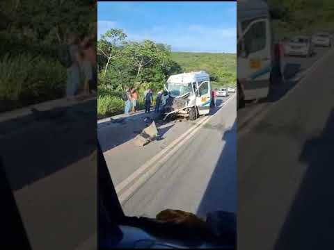 📢🛑Crato - Ceará. Acidente de trânsito entre Crato X Nova Olinda, Colisão 💥 Topic bateu num caminhão
