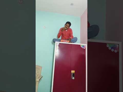 आज मेरा बेटा अलमारी के ऊपर बैठकर मिठाई खा रहा है #theauvlogs #minivlog #shorts #vlog