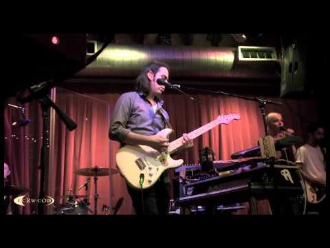 thenewno2 performing "Staring out to Sea" Live at KCRW's Apogee Sessions