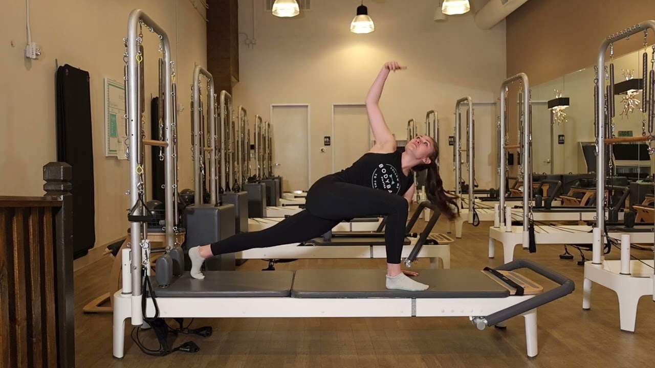 Runner's Lunge Twist Stretch - YouTube